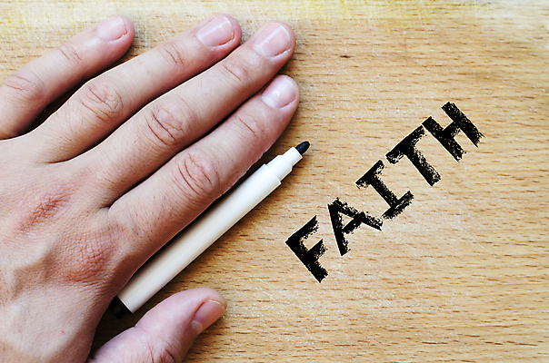 포토 JPG 해외이미지 감정 기독교 종교 컨셉 텍스트 탁자 아이디어 건강 사람없음 목재 평화 믿음 희망 화목 힘 기도 자신감 신용카드 예수 메시지 영혼 심볼 긍정 희생 돌봄 맞춤법 신앙심 충실 해외202004 해외포토 나무 가구 재료 모션 한글 금융 신_종교 파일형식 이미지허브