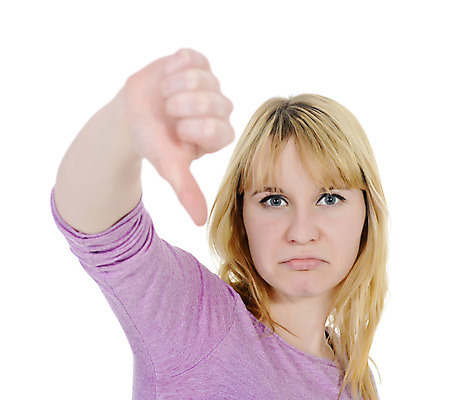 포토 JPG 해외이미지 스튜디오촬영 여자 한명 금발 엄지손가락 금지 결심 싱글 흰배경 패배 고립 부정적 해외202004 해외포토 1 헤어스타일 감정 백그라운드 컨셉 손가락 실내 사람 흰색 파일형식 이미지허브