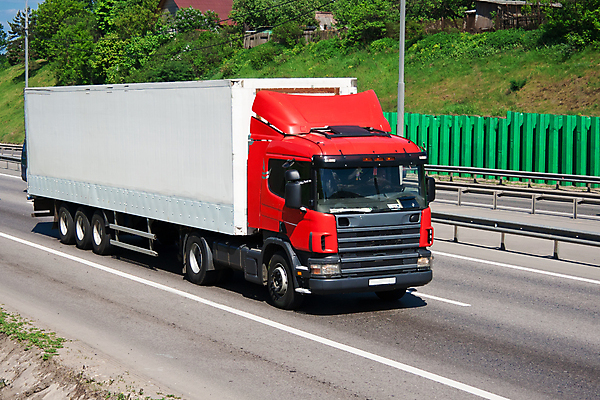 포토 JPG 해외이미지 산업 도로 여행 비즈니스 교통시설 모션 자동차 거리 사람없음 빨간색 운전 트럭 화물 흰색 고속도로 속도 짐차 무거움 트레일러 물류 자동 해외202004 해외포토 길 육상교통 컬러 교통 운송업 무게 시설 파일형식 이미지허브