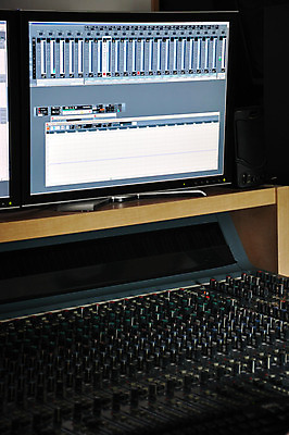 포토 JPG 해외이미지 음악 백그라운드 패턴 사람없음 소리 줄무늬 콘서트 듣기 장비 판넬 닫기 볼륨 믹서 책상 라디오 오디오 방송 스테레오 베이스 인기 제어 줄서기 해외202004 해외포토 가구 무늬 모션 현악기 문화예술 전자제품 공연 파일형식 이미지허브