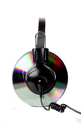 포토 JPG 해외이미지 음악 이어폰 백그라운드 사람없음 전자제품 스마트폰 반사 파티 머리 디지털 검은색 헤드폰 자료 침묵 소리 듣기 장비 CD 흰색 플러그 은색 볼륨 MP3 플라스틱 DJ 오브젝트 싱글 라디오 디스코 오디오 수납 스테레오 DVD 고립 멜로디 뮤지컬 플레이어 해외202004 해외포토 컬러 음향기기 모션 재질 문화예술 이벤트 신체부위 핸드폰 스마트기기 춤 파일형식 이미지허브