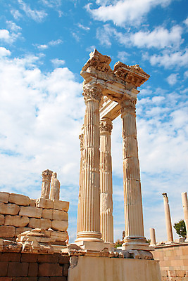 포토 JPG 해외이미지 디자인 종교 벽 여행 건축양식 하늘 휴가 석조 사람없음 여름 파란색 골동품 바위 흰색 기둥 역사 로마 드럼 대리석 신화 칠면조 그리스인 아크로폴리스 여신 핸드메이드 화강암 해외202004 해외포토 서양인 계절 건축 컬러 재료 조류 타악기 이탈리아 암석 돌_바위 그리스 파일형식 이미지허브