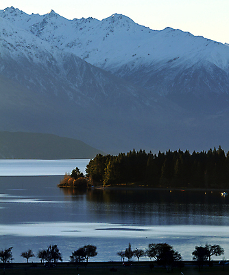 포토 JPG 해외이미지 나무 호수 여행 자연 새로움 산 풍경 사람없음 목재 물 파란색 강 얼음 흰색 정상 숲 언덕 절정 해외202004 해외포토 자연요소 식물 컬러 컨셉 재료 생태계 파일형식 이미지허브