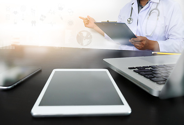 포토 JPG 해외이미지 직업 손 남자 백그라운드 청진기 그래프 미래 기술 건강 사람 사람없음 그래픽 컴퓨터 약 디지털 스크린 자료 시험 터치 의사 흰색 하트 업무 네트워크 DNA 심볼 보고서 언론 네비게이션 돌봄 심장병 인터페이스 정문 가상 해외202004 해외포토 모양 교육 컬러 컨셉 의학 의료기기 모션 신체부위 전자제품 문 의료진 작업 질병 생명공학 파일형식 이미지허브