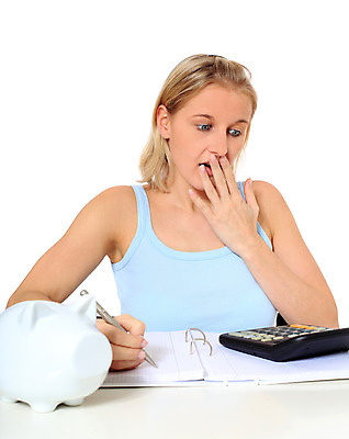 포토 JPG 해외이미지 백인 학생 여자 유럽 청소년 스트레스 한명 사람 금융 금발 저축 계산기 좌절 책상 흰배경 바쁨 충격 고립 스칸디나비아 예산 해외202004 해외포토 서양인 1 헤어스타일 감정 나라 가구 백그라운드 컨셉 문구용품 경제 장비 흰색 파일형식 이미지허브