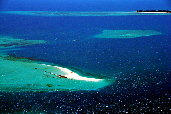 포토 JPG 해외이미지 건축물 바다 섬 여행 공장 교통시설 아프리카 자연 안테나 풍경 사람없음 건물 물 파란색 관광지 하이앵글 농장 도시 숲 암초 타운 스카이라인 랜드마크 열대기후 조감도 탄자니아 해외202004 해외포토 자연요소 건축 나라 뷰포인트 컬러 교통 농업 통신 공업 시설 생태계 파일형식 이미지허브