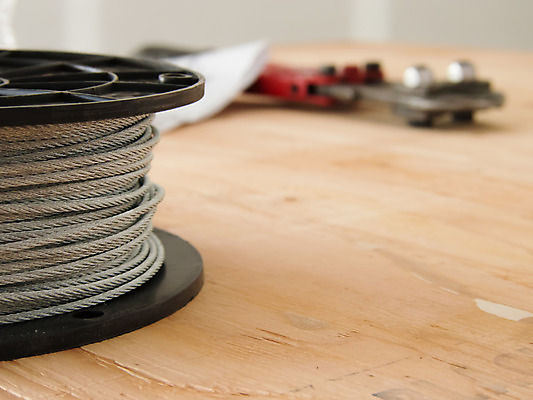 포토 JPG 해외이미지 직업 산업 백그라운드 건축양식 바닥 사람없음 내부 목재 빛 상점 금속 장비 흰색 도구 공구 스패너 업무 작업실 수리 제조 은색 철 묘사 오브젝트 철사 펜치 건축업자 계약자 고립 땅바닥 철강 해외202004 해외포토 나무 건축 컬러 재료 재질 작업 계약 파일형식 이미지허브