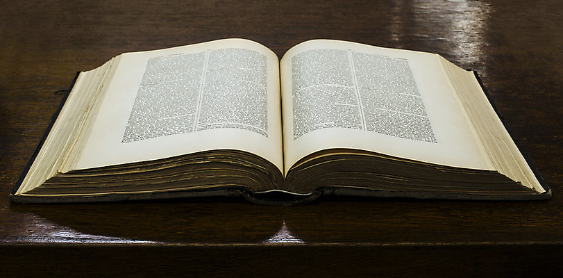 포토 JPG 해외이미지 교육 종이 문화 백그라운드 텍스트 학교 탁자 이야기 미술 사람없음 목재 책 스터디 독서 갈색 노란색 성경 어둠 정보 수확 골동품 덮개 흰색 오픈 역사 도서관 큼 책상 복고 법 문학 페이지 서점 그런지 옛날 해외202004 해외포토 나무 컬러 가구 농업 재료 종교용품 문화예술 학습 상점 뚜껑 크기 파일형식 이미지허브