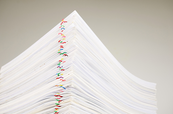 포토 JPG 해외이미지 교육 종이 비즈니스 사람없음 사무실 쌓기 자료 흰색 업무 보고서 문서 영수증 계좌 과부하 옛날 해외202004 해외포토 컬러 모션 금융 작업 파일형식 이미지허브