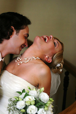 포토 JPG 해외이미지 커플 응시 여자 남자 꽃 행복 분홍색 꽃다발 결혼 하늘 미래 키스 사랑 사람 두명 장식 초록색 장미 일몰 듣기 잡기 감각 동굴 황금 클래식 만족 부드러움 해외202004 해외포토 식물 시선 감정 컬러 컨셉 관계 모션 이벤트 노을 애정표현 파일형식 이미지허브