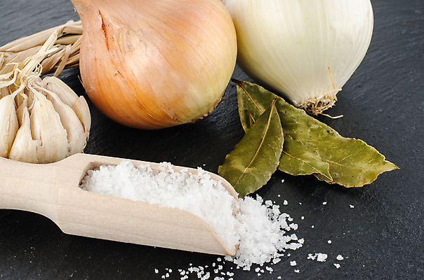 포토 JPG 해외이미지 음식 백그라운드 다이어트 채소 재료 자연 탁자 건강 마늘 요리 사람없음 초록색 노란색 주방 숟가락 검은색 식사 저녁식사 칠판 흰색 시골 신선 원형 양념 맛 먹기 향신료 활 준비 분필 유기농 질감 날것 소금 내추럴 거짓말 숙성 월계수 채식주의자 억울 해외202004 해외포토 도형 웰빙 감정 컬러 가구 컨셉 모션 수저 초크 생태계 채식 향미료 파일형식 이미지허브