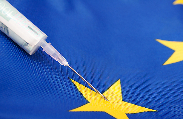 포토 JPG 해외이미지 유럽 돈 비즈니스 주사기 사람없음 금융 경제 글로벌 가을 깃발 시장 질병 주식 위험 투자 공포 문제 주사약 파산 세금 우울증 위기 유럽연합 재앙 트러블 경제학 해외202004 해외포토 계절 교육 나라 컨셉 의학 의료기기 약 재산 파일형식 이미지허브