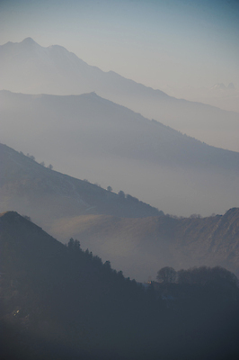 포토 JPG 해외이미지 실루엣 자연 산 풍경 사람없음 알프스 산기슭 절정 해외202004 해외포토 유럽 촬영기법 생태계 파일형식 이미지허브