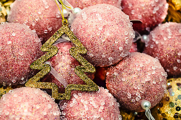 포토 JPG 해외이미지 크리스마스장식 크리스마스 실내 사람없음 장식볼 오브젝트 트리모양 오너먼트 해외202004 해외포토 모양 기념일 내부 장식 크리스마스트리 파일형식 이미지허브