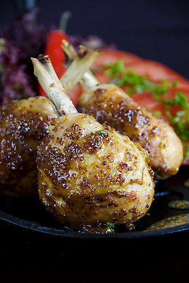 포토 JPG 해외이미지 음식 토마토 조류 육류 사람없음 저녁식사 치킨 샐러드 양념 오븐 달콤 맛 굽기 머스터드 꿀 점심식사 드럼스틱 식용 작살 해외202004 해외포토 동물 컨셉 채소 식재료 식사 가전제품 소스_음식 구이 닭고기요리 파일형식 이미지허브