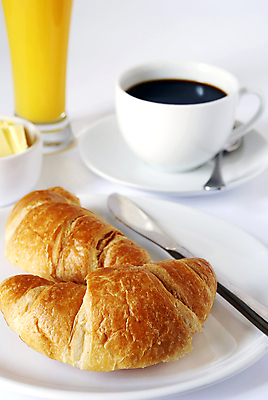 포토 JPG 해외이미지 접시 커피 음료 음식 빵 오렌지 아침 사람없음 컵 식사 주스 카페 빵집 신선 칼 아침식사 초승달 굽기 먹기 컵받침 대륙 아로마 버터 카페인 페스츄리 해외202004 해외포토 주간 식기 과일 모션 상점 달 구이 받침대 파일형식 이미지허브