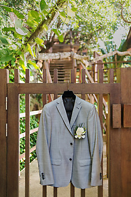 포토 JPG 해외이미지 나무 직업 디자인 옷 남자 꽃다발 결혼 백그라운드 신발 컨셉 셔츠 비즈니스 자연 매달리기 정장 턱시도 이벤트 성인 사람없음 야외 초록색 울타리 갈색 유행 검은색 재킷 회색 코트 흰색 축하 장롱 고급 우아함 옷걸이 활 면접 정중 스타일 해외202004 해외포토 식물 꽃 컬러 가구 상의 모션 사람 담장 외투 생태계 파일형식 이미지허브