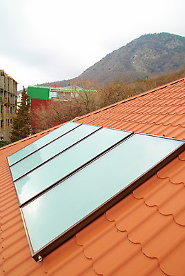 포토 JPG 해외이미지 과학 자연 하늘 지붕 미래 새로움 주택 세포 사람없음 야외 빨간색 초록색 물 파란색 빛 글로벌 햇빛 태양 힘 재활용 장비 발전기 에너지 판넬 변화 역 보호 생태계 연료 개성 시스템 난방 세대 혁명 보일러 생태학 수집가 제어 공급 해외202004 해외포토 자연요소 직업 교육 컬러 컨셉 교통시설 건물 발전소 친환경 파일형식 이미지허브