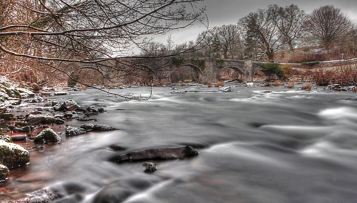 포토 JPG 해외이미지 나무 구름 계절 겨울 건축양식 자연 하늘 영국 웨일즈 사람없음 물 파란색 얼음 흐름 추위 바위 흰색 역사 12월 옛날 해외202004 해외포토 자연요소 식물 건축 유럽 컬러 컨셉 돌_바위 날짜 생태계 파일형식 이미지허브