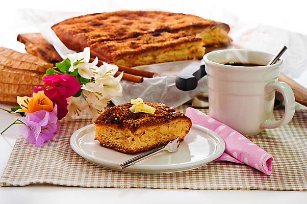 포토 JPG 해외이미지 커피 실내 사람없음 케이크 하트 브런치 시나몬 해외202004 해외포토 모양 음료 디저트 내부 식사 파일형식 이미지허브