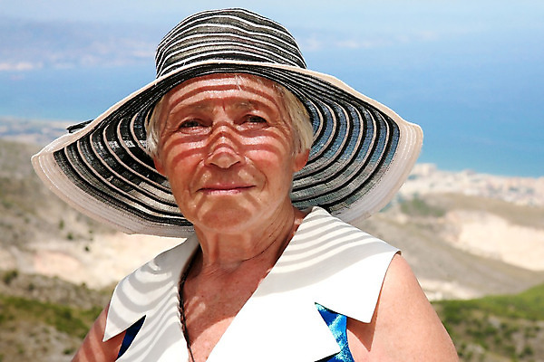 포토 JPG 해외이미지 모델 라이프스타일 여자 노년 행복 바다 여행 휴가 건강 한명 미소 사람 성인 해변 야외 물 여름 파란색 태양 뜨거움 은퇴 연금 옛날 파나마 해외202004 해외포토 자연요소 1 계절 감정 컬러 표정 생활 남아메리카 파일형식 이미지허브