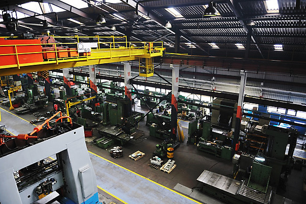 포토 JPG 해외이미지 산업 비즈니스 공장 실내 사람없음 하이앵글 기계 장비 해외202004 해외포토 뷰포인트 공업 내부 파일형식 이미지허브