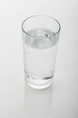 포토 JPG 해외이미지 음료 유리 휴식 사람없음 물 파티 봄 신선 액체 맛 떨어짐 갈증 유리그릇 고립 해외202004 해외포토 자연요소 그릇 계절 컨셉 재질 이벤트 파일형식 이미지허브