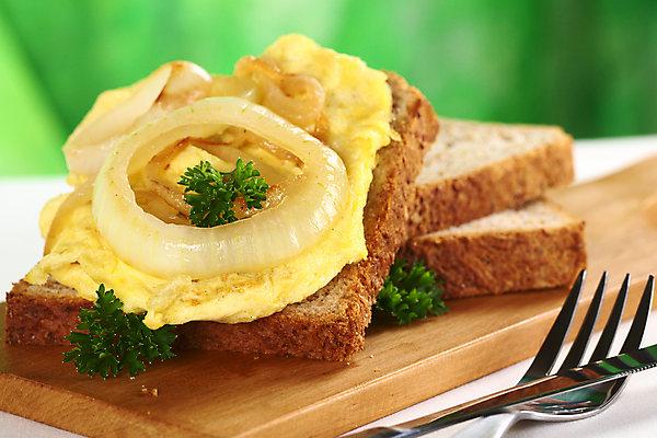 포토 JPG 해외이미지 음식 빵 잎 양파 파슬리 샌드위치 요리 사람없음 가로 노란색 계란 사진촬영 식사 저녁식사 튀김 고명 아침식사 허브 토스트 점심식사 스크램블 채식주의자 통밀 해외202004 해외포토 식물 컬러 채소 알 촬영 계란요리 밀 채식 파일형식 이미지허브