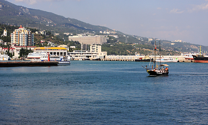 포토 JPG 해외이미지 요트 산 주택 항해 사람없음 건물 무대 도시 만 보트 함선 포트 착륙 해외202004 해외포토 건축물 배_교통 파일형식 이미지허브