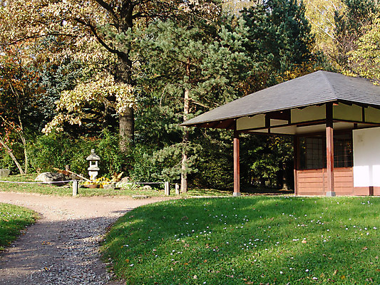 포토 JPG 해외이미지 식물 디자인 공원 꽃 아시아 문화 호수 선 자연 휴식 주택 함께함 동양인 풍경 사람없음 야외 장식 초록색 여름 조각상 평화 정원 일본 침묵 봄 바위 연못 우아함 원예 조경 분재 내추럴 뒤뜰 엘리먼트 스타일 해외202004 해외포토 나무 계절 공공시설 나라 컬러 컨셉 인종 취미 건물 조형물 소리 돌_바위 생태계 파일형식 이미지허브
