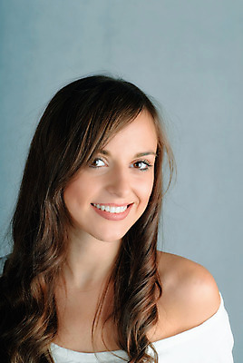 포토 JPG 해외이미지 백인 1 여자 행복 유럽 포즈 신체 갈색머리 한명 미소 선글라스 유행 화장품 기쁨 흰색 표현 유혹 만족 피부관리 고립 스타일 해외202004 해외포토 서양인 헤어스타일 감정 나라 안경 컬러 컨셉 표정 사람 뷰티 파일형식 이미지허브