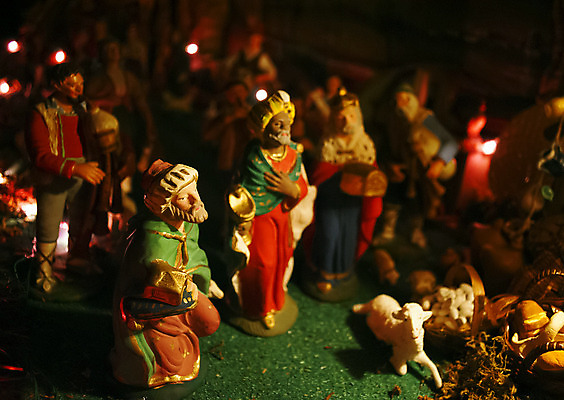 포토 JPG 해외이미지 전통 남자 기독교 종교 크리스마스 가족 휴가 기념 3 사람없음 장식 숫자 성경 예수 성자 12월 왕 심볼 사인 장면 신성 베들레헴 신앙심 해외202004 해외포토 문자 기념일 종교용품 관계 사람 신_종교 날짜 파일형식 이미지허브