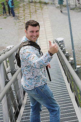 포토 JPG 해외이미지 백인 모델 1 학생 라이프스타일 손 응시 여자 남자 행복 백그라운드 비즈니스 손가락 성공 한명 서기 사람 손짓 기쁨 엄지손가락 흰색 표현 최고 자신감 심볼 사인 긍정 보여주기 경영 고립 승인 해외202004 해외포토 서양인 시선 감정 컬러 컨셉 모션 생활 신체부위 파일형식 이미지허브