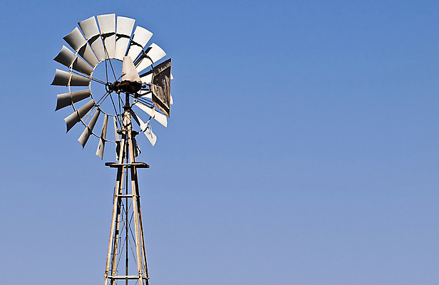 포토 JPG 해외이미지 농업 바람 사람없음 농작물 농장 환경 기계 풍차 수확 골동품 지중해 지느러미 펌프 방앗간 몰타섬 옛날 해외202004 해외포토 자연요소 산업 바다 섬 날씨 몰타 파일형식 이미지허브