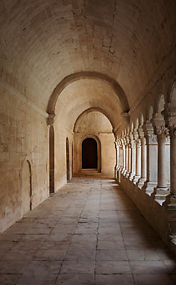 포토 JPG 해외이미지 유럽 종교 컨셉 건축양식 사람없음 내부 빛 성당 교회 평화 어둠 프랑스 골동품 바위 기도 기둥 복도 중세 역사 명상 아치 대리석 신성 수도원 고딕 고물 수녀원 옛날 프로방스 해외202004 해외포토 건축 나라 재료 종교건축 건물 돌_바위 파일형식 이미지허브