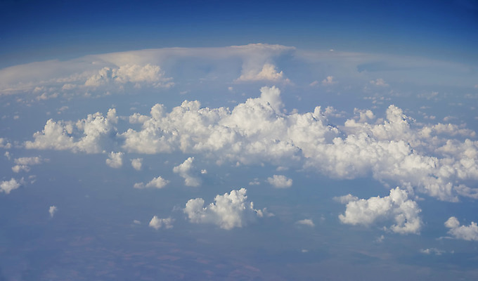 포토 JPG 해외이미지 구름 여행 백그라운드 교통시설 자연 하늘 날씨 휴가 거리 안테나 사람없음 여름 파란색 컬러풀 추위 자유 흰색 분위기 항공 엽서 천국 스카이라인 내추럴 대패 해외202004 해외포토 자연요소 계절 컬러 교통 컨셉 통신 편지 시설 생태계 파일형식 이미지허브