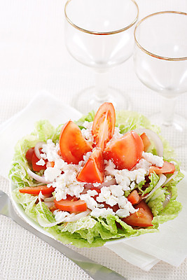 포토 JPG 해외이미지 라이프스타일 접시 음식 백그라운드 포크 잎 다이어트 토마토 채소 재료 양파 치즈 건강 사람없음 빨간색 초록색 빛 식당 식사 저녁식사 샐러드 흰색 신선 사발 닫기 맛 상추 허브 유기농 시골집 올리브 양배추 후추 내추럴 점심식사 고립 저지방 채식주의자 해외202004 해외포토 식물 식기 웰빙 열매 컬러 컨셉 모션 유제품 주택 생활 상점 사기그릇 기름_음식 향신료 채식 파일형식 이미지허브