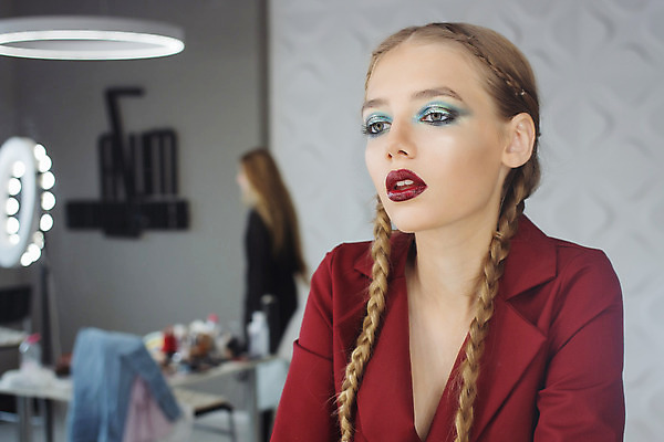 포토 JPG 해외이미지 모델 디자인 응시 여자 얼굴 백그라운드 무지개 신체 미술 한명 사람 컬러풀 유행 페인트 화장품 젖음 립스틱 화려 폭발 가루 피부 입술 예술가 먼지 공상 아이섀도 스타일 해외202004 해외포토 자연요소 1 시선 컬러 컨셉 문화예술 신체부위 뷰티 파일형식 이미지허브