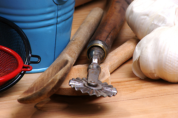 포토 JPG 해외이미지 음식 다이어트 토마토 채소 양파 파스타 건강 마늘 요리 사람없음 주방 계란 식사 저녁식사 이탈리아 먹기 국수 해외202004 해외포토 유럽 모션 서양음식 알 면류 파일형식 이미지허브