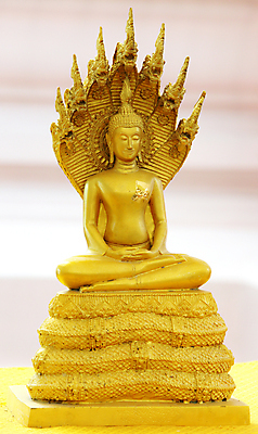 포토 JPG 해외이미지 전통 종교 선 조각 불교 태국 추상 휴식 동양인 사람없음 조각상 기도 행운 황금 승려 명상 오브젝트 동쪽 부적 해외202004 해외포토 아시아 컨셉 무늬 인종 조형물 성직자 방향 파일형식 이미지허브