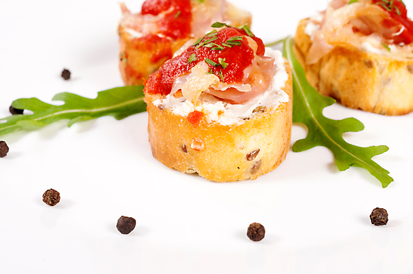 포토 JPG 해외이미지 접시 음식 빵 토마토 치즈 콩 파슬리 샌드위치 건강 마늘 사람없음 파란색 이탈리아 신선 맛 애피타이저 바게트 작음 다발 굽기 허브 카나페 향신료 햄 서빙 후추 바질 미니 뷔페 브루스케타 블루치즈 채식주의자 핸드메이드 많음 개조 해외202004 해외포토 식물 식기 유럽 컬러 컨셉 채소 유제품 곡류 서양음식 육류 크기 구이 채식 향미료 파일형식 이미지허브