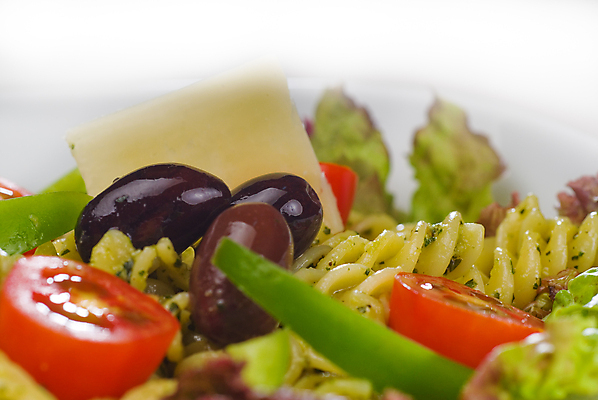 포토 JPG 해외이미지 방울토마토 치즈 파스타 실내 근접촬영 사람없음 아웃포커스 흰배경 올리브 바질 해외202004 푸질리 해외포토 열매 뷰포인트 백그라운드 토마토 식재료 유제품 서양음식 촬영기법 내부 흰색 파일형식 이미지허브