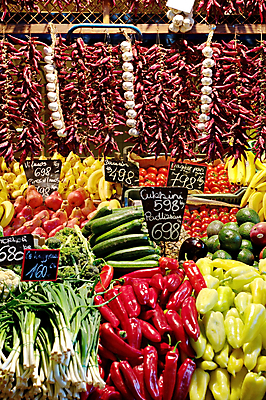 포토 JPG 해외이미지 잡화 음식 토마토 채소 과일 비즈니스 양파 오이 파프리카 실내 건강 요리 서기 사람없음 빨간색 초록색 쇼핑 상자 컬러풀 노란색 세일 쌓기 상점 신선 그룹 시장 맛 구매 사과 큼 가격 먹기 유기농 날것 후추 소매 슈퍼마켓 멀티 줄서기 채식주의자 해외202004 해외포토 웰빙 컬러 컨셉 모션 내부 크기 향신료 채식 파일형식 이미지허브