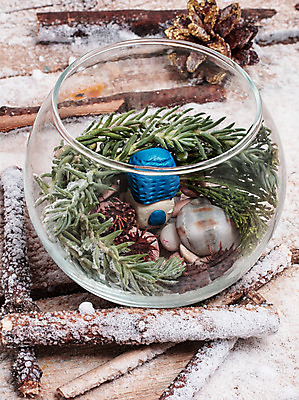 포토 JPG 해외이미지 계절 크리스마스장식 크리스마스 겨울 공 휴가 새로움 선물 사람없음 목재 장식 빛 축제 장식볼 수확 나뭇가지 축하 화려 연도 심볼 활 복고 원뿔 노엘 핸드메이드 해외202004 해외포토 도형 나무 기념일 컨셉 농업 재료 파일형식 이미지허브