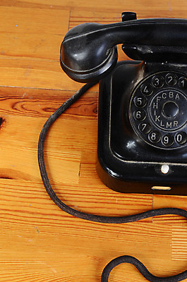 포토 JPG 해외이미지 이어폰 통신 탁자 대화 사람없음 내부 목재 장식 스마트폰 사무실 숫자 검은색 헤드폰 기계 외침 수확 골동품 클래식 연결 편지 전화기 향수 묘사 오브젝트 질감 복고 과거 아날로그 부름 다이얼 소통 구식 옛날 해외202004 해외포토 나무 문자 컬러 음향기기 가구 컨셉 농업 비즈니스 재료 모션 말하기 핸드폰 스마트기기 소리 화장품 파일형식 이미지허브