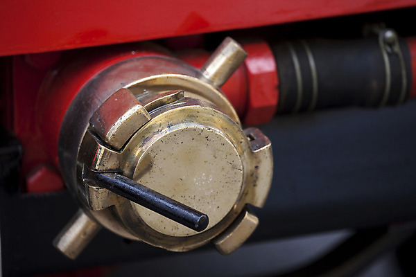 포토 JPG 해외이미지 자동차 안전 사람없음 빨간색 빛 금속 기계 장비 수확 골동품 기구 구출 클래식 서비스 짐차 엔진 펌프 옛날 해외202004 해외포토 육상교통 컬러 컨셉 농업 재질 도움 파일형식 이미지허브