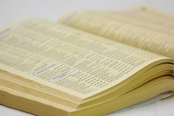 포토 JPG 해외이미지 통신 사람없음 책 스마트폰 숫자 전화기 해외202004 해외포토 문자 핸드폰 스마트기기 파일형식 이미지허브