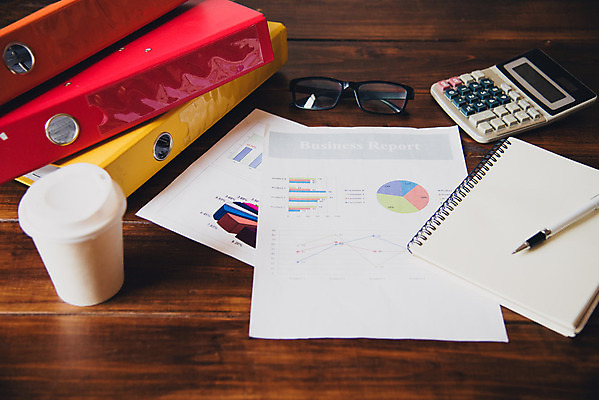 포토 JPG 해외이미지 라이프스타일 교육 종이 커피 백그라운드 컨셉 인터넷 비즈니스 텍스트 문구용품 직장 사람없음 목재 컵 금융 단어 스마트폰 스터디 컴퓨터 사무실 펜 쪽지 공책 달력 키보드 업무 작업실 책상 분석 오브젝트 레이아웃 문서 파일 경영 조언 스타일 힙스터 해외202004 해외포토 나무 문자 식기 패션 음료 가구 회사 재료 생활 경제 전자제품 핸드폰 스마트기기 학습 필기구 작업 파일형식 이미지허브