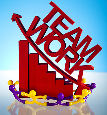 포토 JPG 해외이미지 화살표 비즈니스 그래프 협력 사람모양 실내 타이포그라피 사람없음 반사 손잡기 파란배경 상승 해외202004 해외포토 모양 문자 백그라운드 컨셉 모션 내부 파란색 파일형식 이미지허브