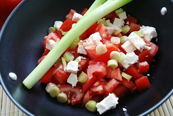 포토 JPG 해외이미지 음식 다이어트 토마토 양파 치즈 사람없음 식사 저녁식사 샐러드 신선 점심식사 채식주의자 해외202004 해외포토 채소 유제품 건강 채식 파일형식 이미지허브